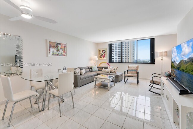 Foto del edificio - 540 Brickell Key Dr
