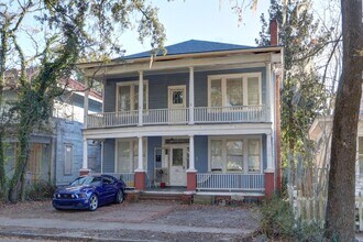 Building Photo - 631 W 37th St
