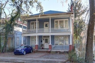 Building Photo - 631 W 37th St