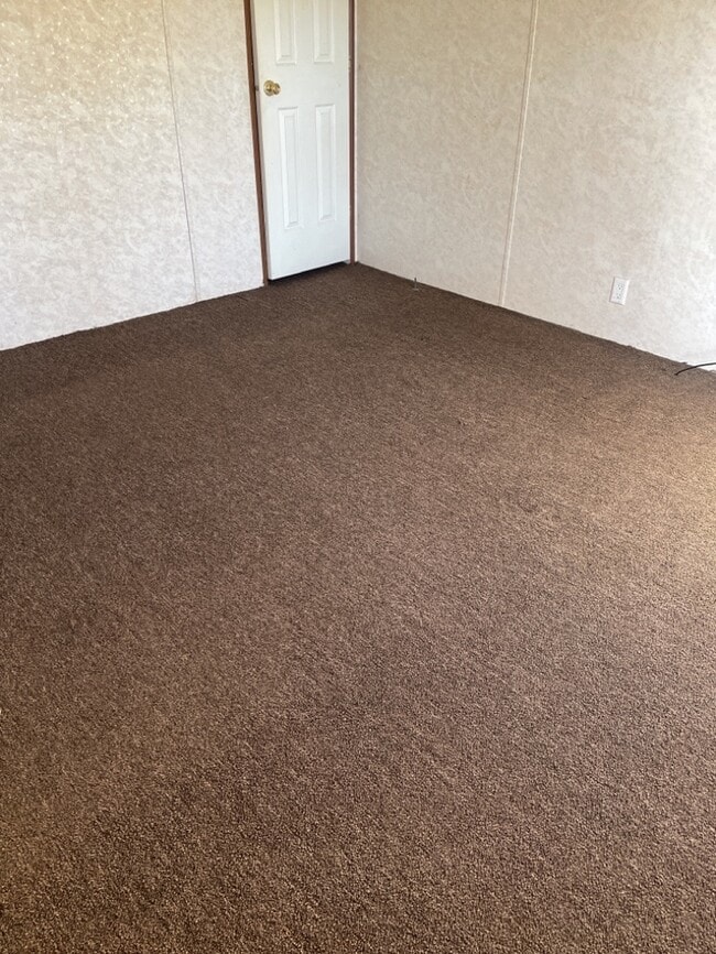 Foto del edificio - 3 Bedrooms 2 Bathrooms