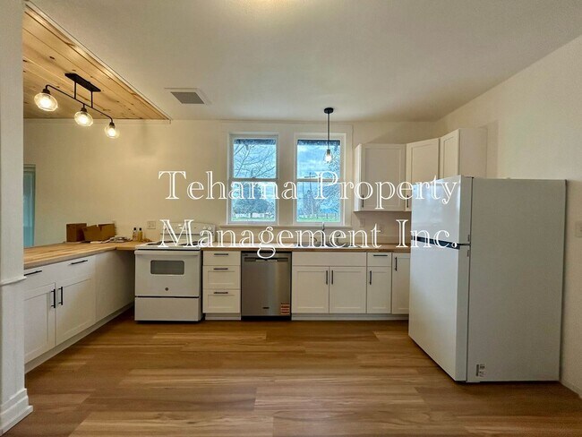 Foto del edificio - Charming 3 bedroom 1 bath home in Los Molinos, CA