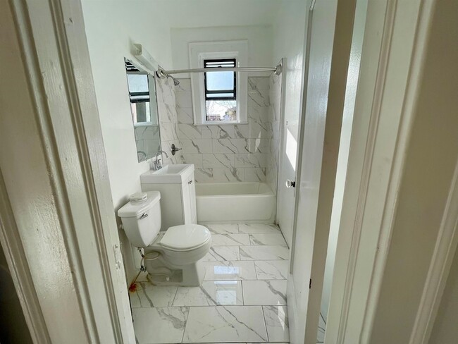 Foto del edificio - 1 Noll Pl