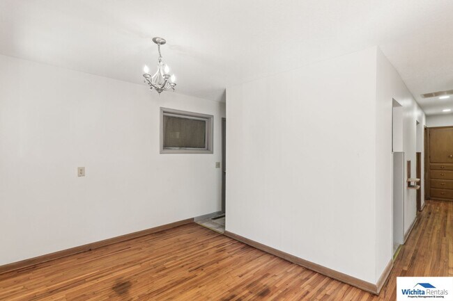 Foto del edificio - 3 bedroom 1 bath home in Haysville
