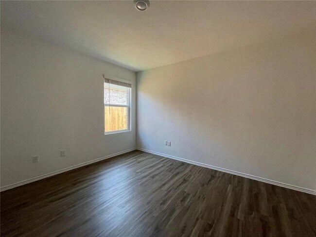 Foto del edificio - 302 Arnage Dr