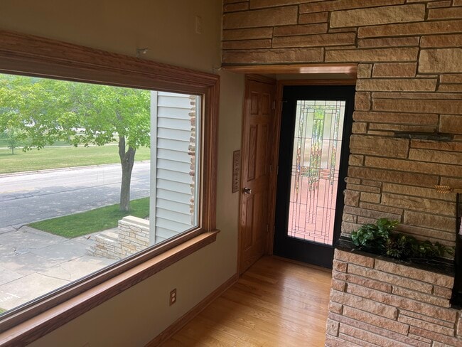 Front Entry - 3455 E Lunham Ave