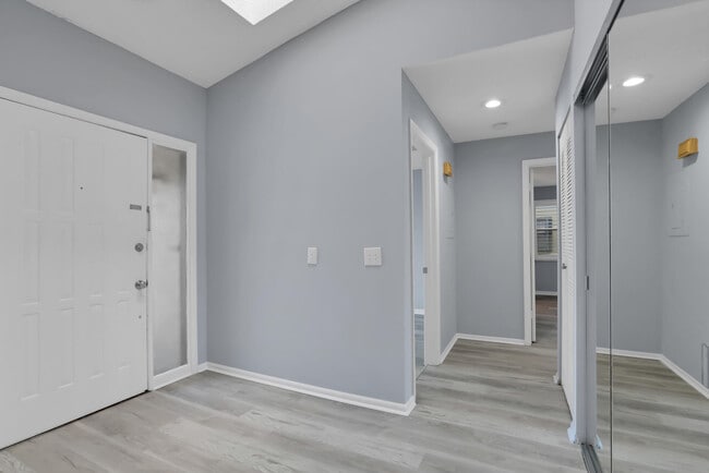 Building Photo - 13105 Belhaven Ct