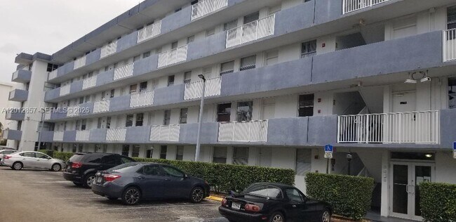 Foto del edificio - 1801 S Treasure Dr