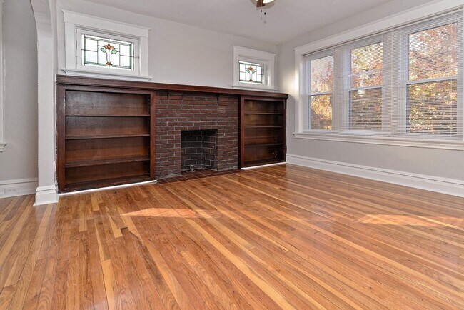 Foto del edificio - 5332 Bancroft Ave