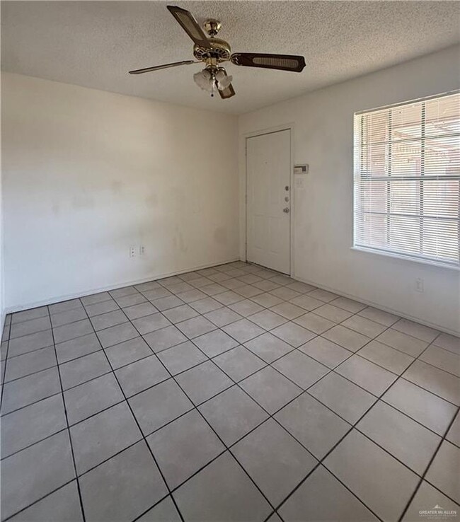 Building Photo - 118-120-120 Gastel Cir