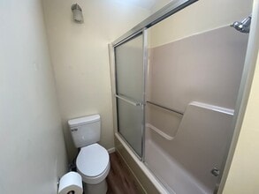 Building Photo - 2717 Greenbriar Dr