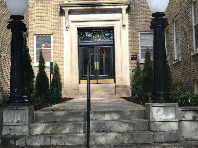 Entry - 127 New Bern Pl