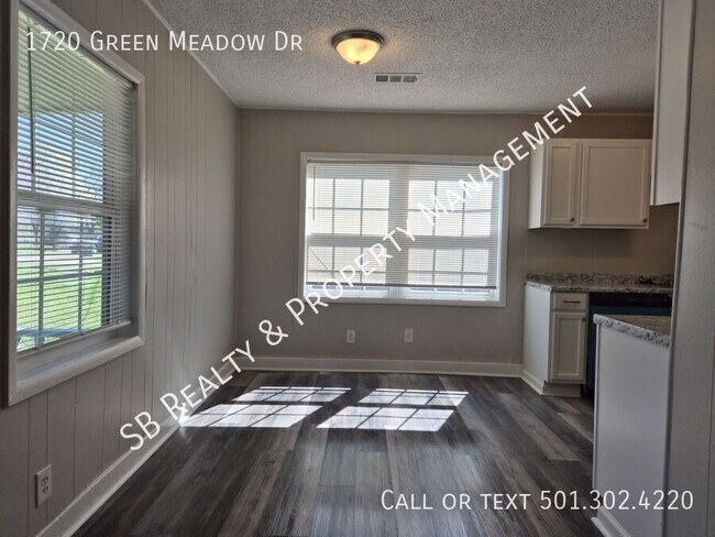 Foto del edificio - 1720 Green Meadow Dr
