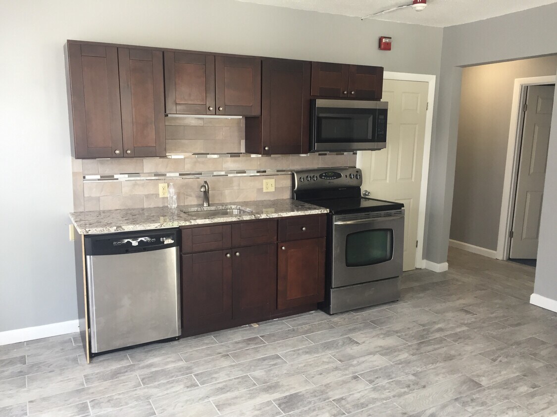 Foto principal - 375 Lonsdale Ave