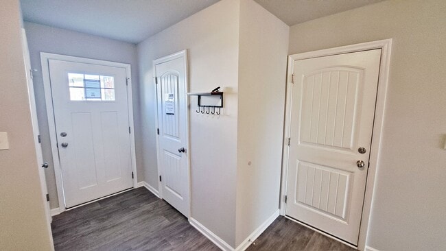 Foto del edificio - 4 Bed / 2-1/2 Bath Single Family Townhome w/1-Car Garage