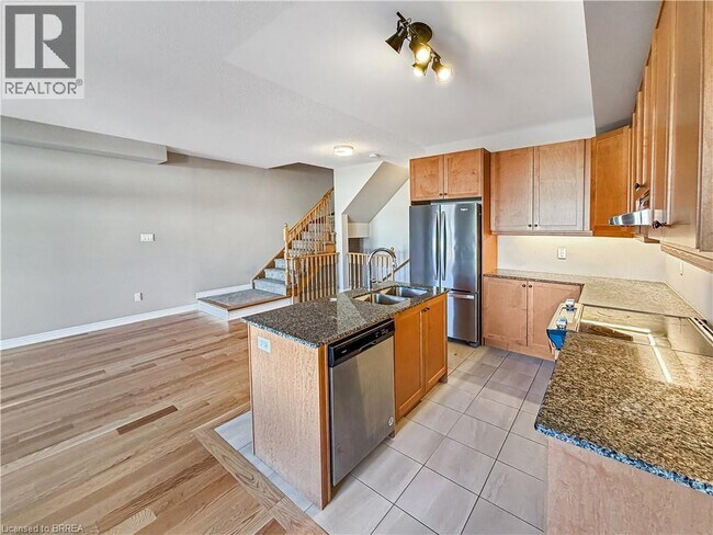 Photo du bâtiment - 113 HARTLEY Ave