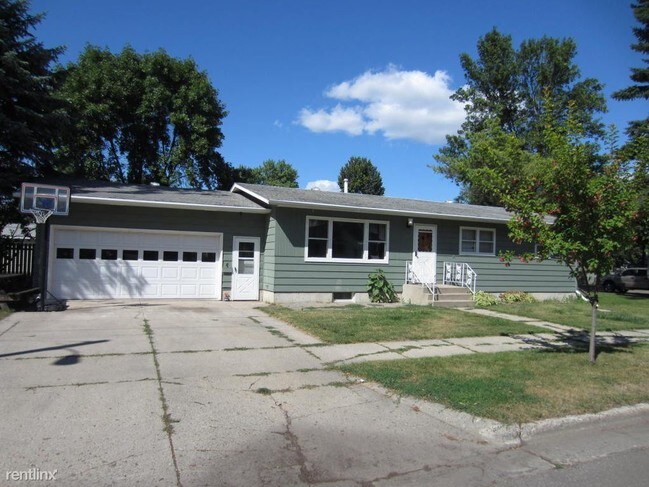 Building Photo - 2602 8th Ave N