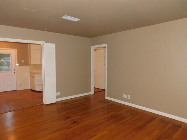 Foto del edificio - 1400 Berkshire Dr