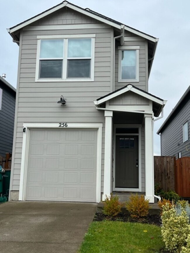 Foto del edificio - Coming soon - 3 Bedroom 2.5 Bath Newberg OR