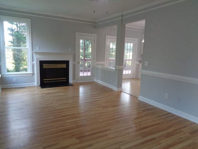 Building Photo - Awesome House for Rent in Advance