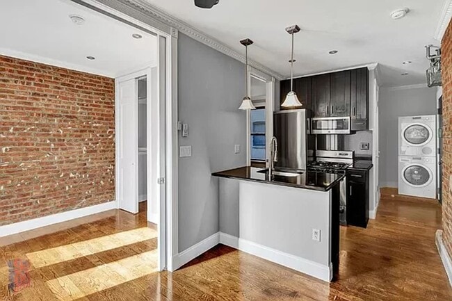 Building Photo - E 106TH ST.