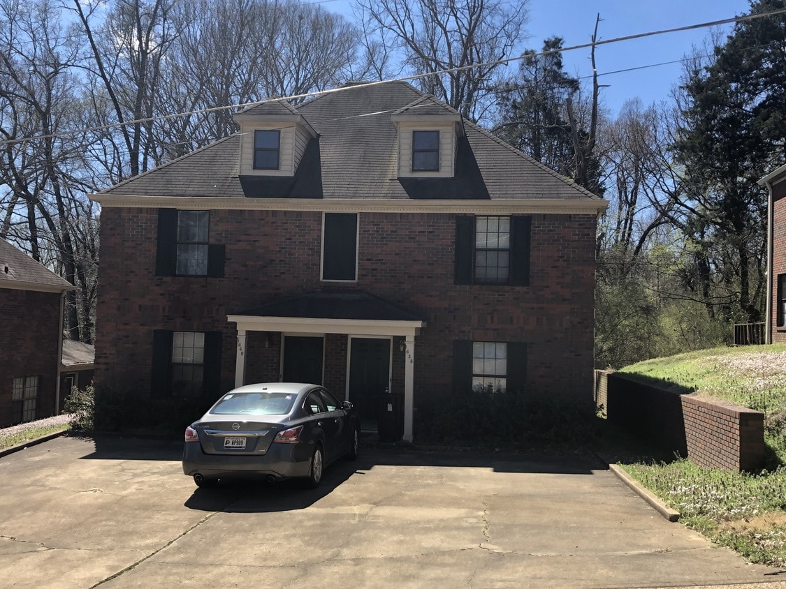 1626 Garfield Ave, Oxford, MS 38655 Townhome Rentals in Oxford MS