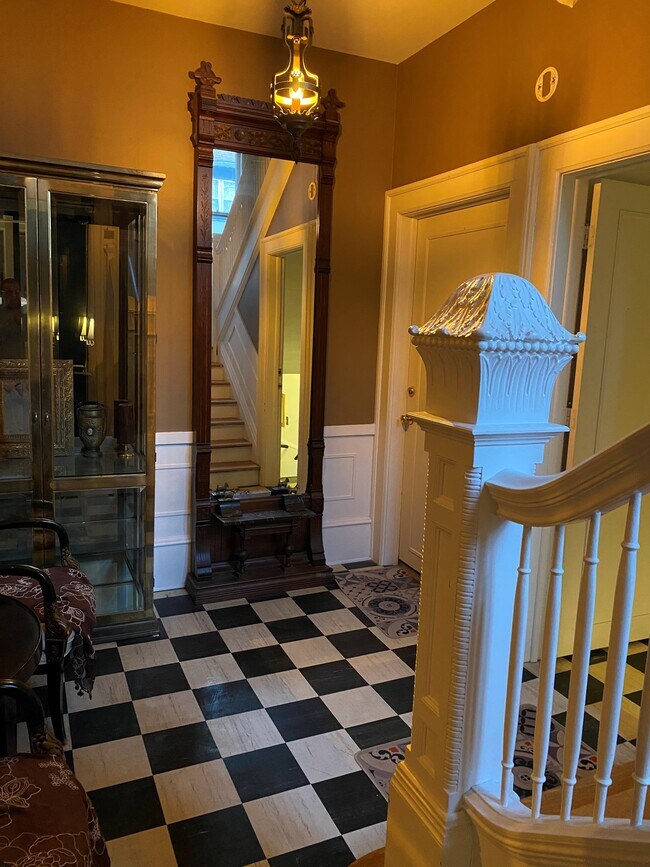 Foyer - 1069 Lake Dr SE