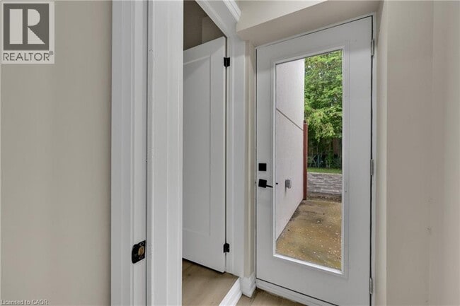 Building Photo - 2091 Bridge Rd