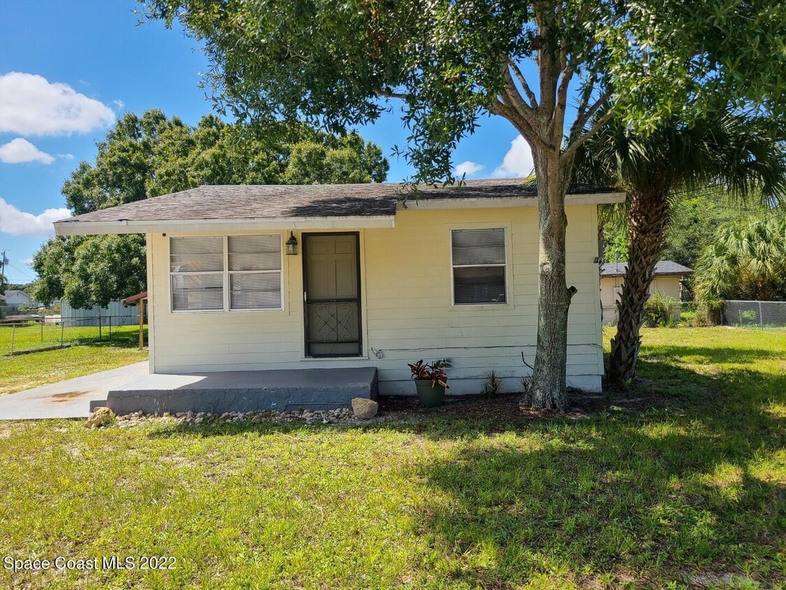Primary Photo - 1503 Licht St