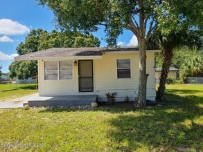 Building Photo - 1503 Licht St