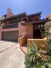 Building Photo - 3120 Goldfinch St