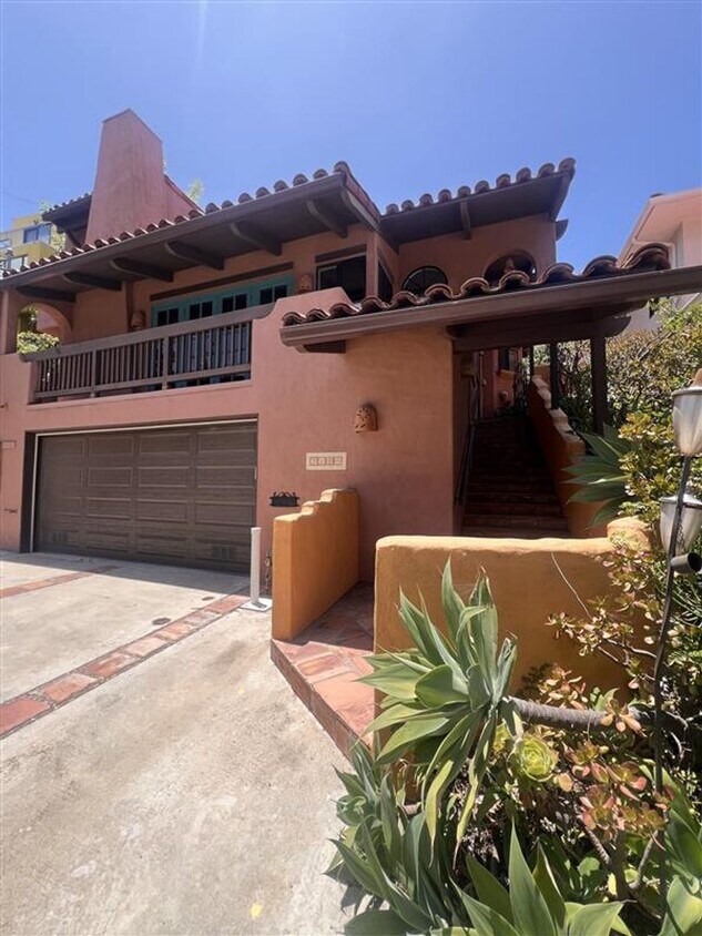 Foto principal - Spanish-Style, Long Term, Unfurnished House