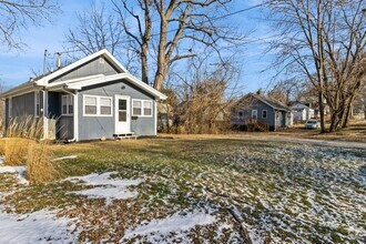 Building Photo - 1107 Creston Ave