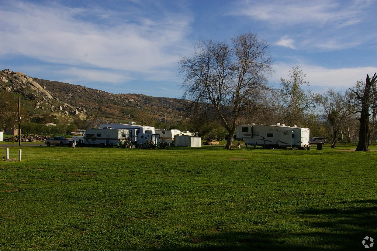 Building Photo - Black Canyon Estates
