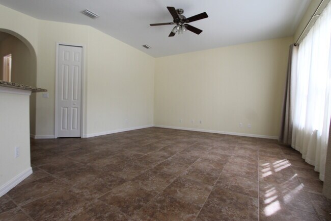 Foto del edificio - ***LUXURY HOME***ACT NOW, WILL NOT LAST LO...