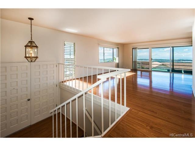 Building Photo - Breath-taking Coastal View, 4 Bdrm/2.5 Bath Home