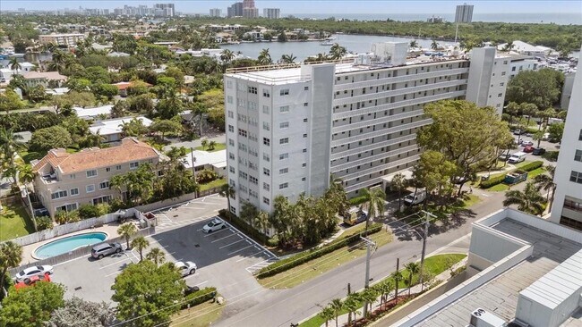 Foto del edificio - 2555 NE 11th St