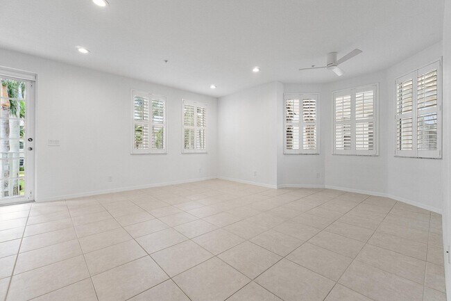 Foto del edificio - 4273 E Main St