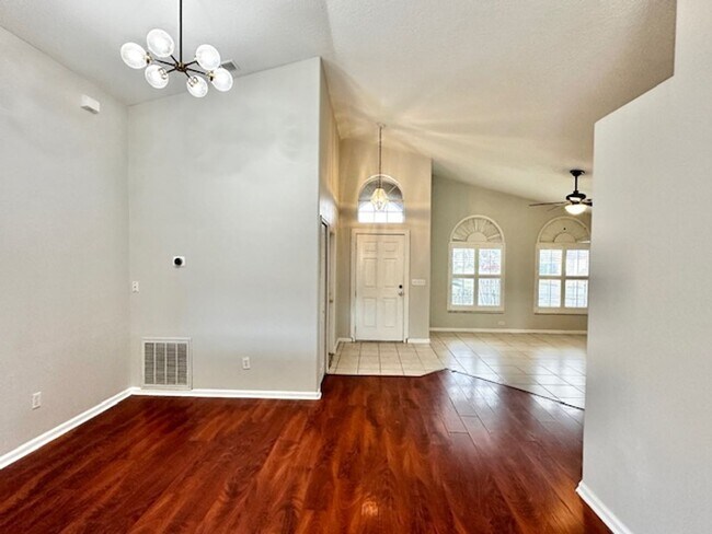 Foto del edificio - Lake Mary - 3 Bedroom, 2 Bathroom – $1,995.00
