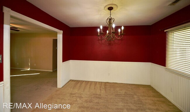 Building Photo - 4 br, 2 bath House - 928 GOSSMAN DRIVE