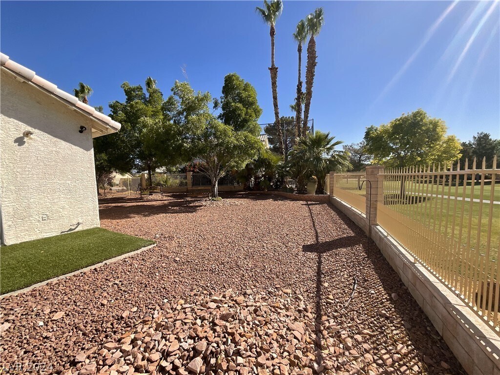 Building Photo - 5204 Desert Star Dr