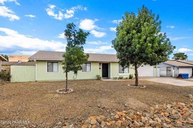 Building Photo - 3620 N Treasure Dr
