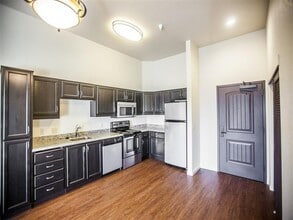 Building Photo - Legado de Ravel