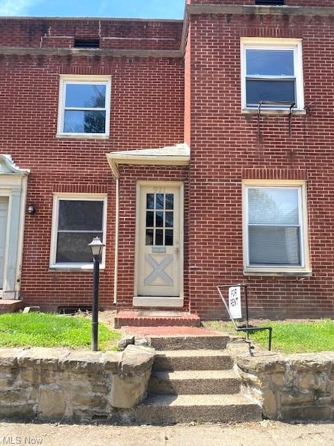 Foto principal - 921 Findley Ave