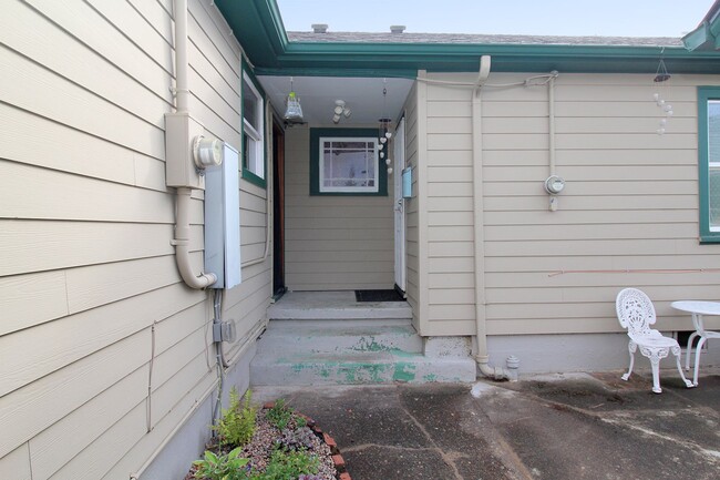 Foto del edificio - 1215 NE 70th Ave