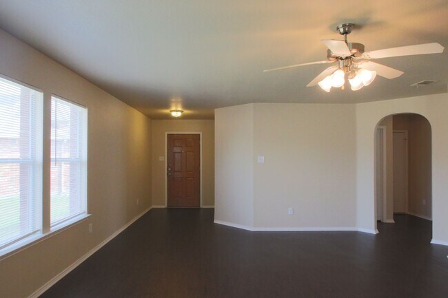 Foto del edificio - Coming Soon in Haslet | 3BR/2BA with 2-Car Garage, Private Yard & Easy Access to 287 & I-35