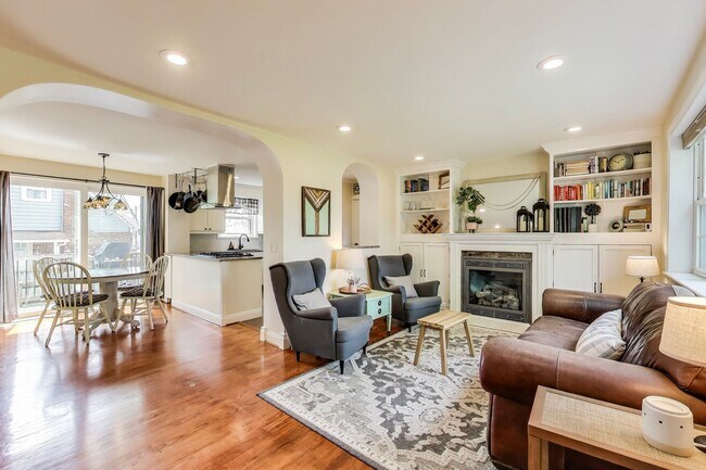 Foto del edificio - Coming Soon! Charming 4 Bedroom, 2 Bath Ca...