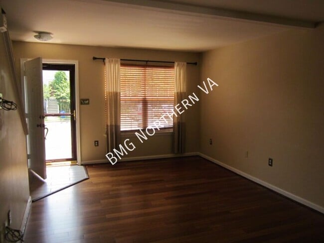 Foto del edificio - 14306 Newbern Loop
