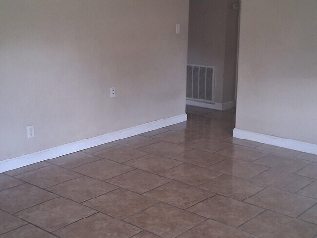 Foto del edificio - Central Lakeland Rental