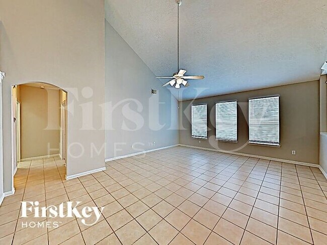 Foto del edificio - 31219 Fountainbrook Park Ln
