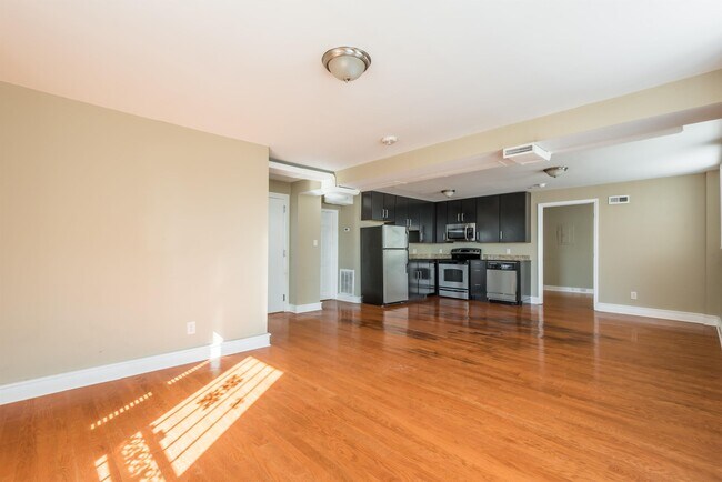 Foto del edificio - 201 W Fifth Ave